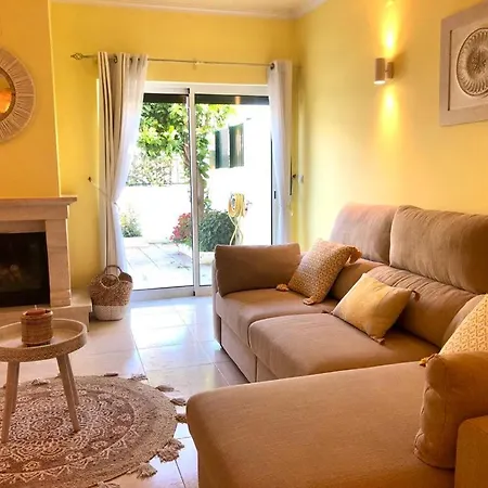 Διαμέρισμα Spacious Pool & Patios