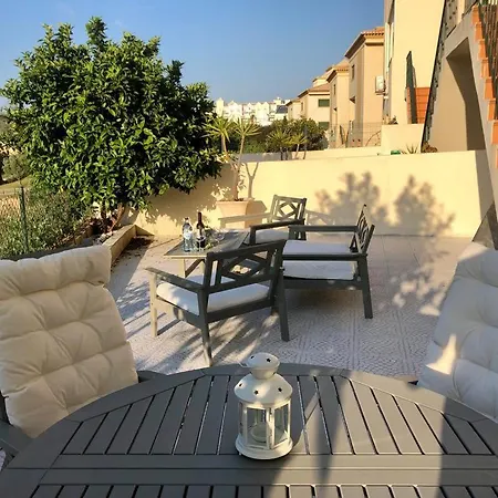Spacious Pool & Patios *
